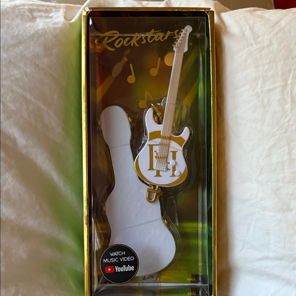 White and Gold Guitar Keychain
